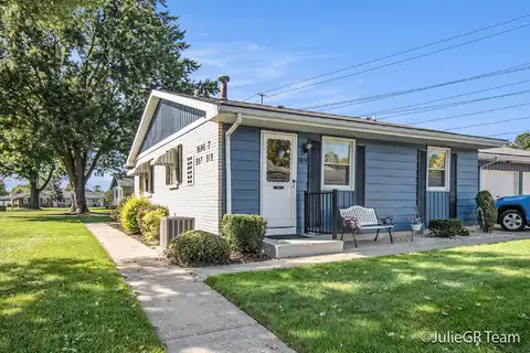 919 Andover Court SE, Grand Rapids, MI 49508