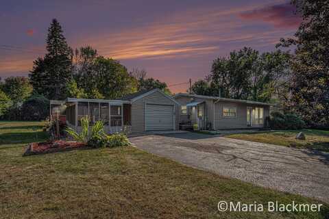 2592 Hillcrest Drive, Ionia, MI 48846
