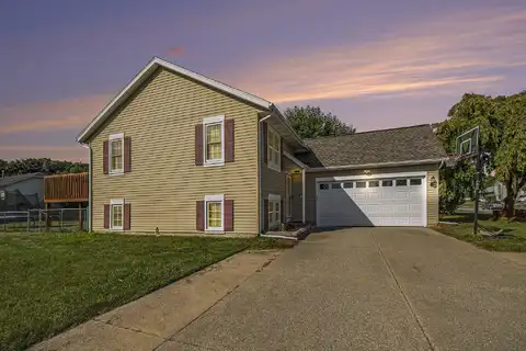 1370 Manorwood Drive SE, Grand Rapids, MI 49508