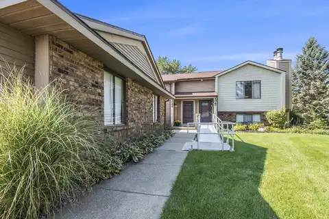 5069 Stauffer Avenue SE, Kentwood, MI 49508