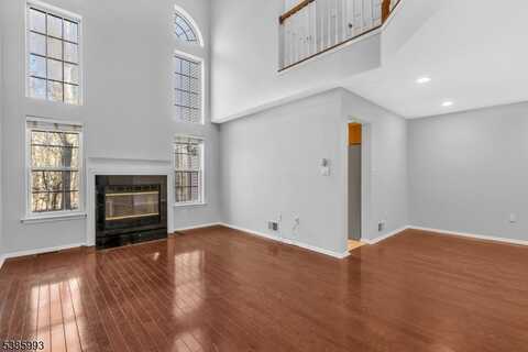 45 Washington Ct, Montville, NJ 07082