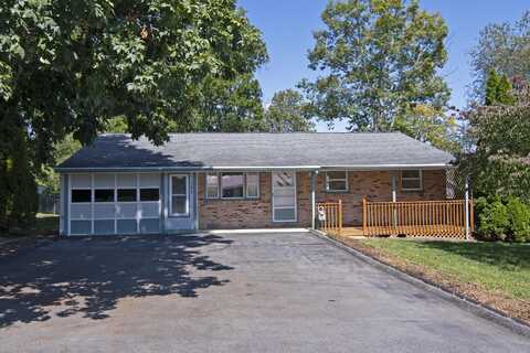 180 Green Acres Dr, Lewisburg, WV 24901