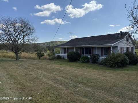 69 Old St Johns Lane, Drums, PA 18222