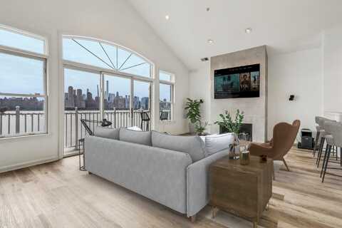22 LYDIA DR, Guttenberg, NJ 07093