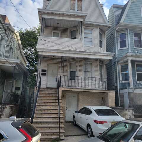166 GRANT AVE, JC, West Bergen, NJ 07305