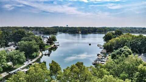 7610 NW Westside Drive, Weatherby Lake, MO 64152