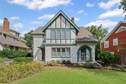 110 W 68th Street, Kansas City, MO 64113