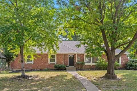 1101 Queens Place, Kansas City, MO 64131