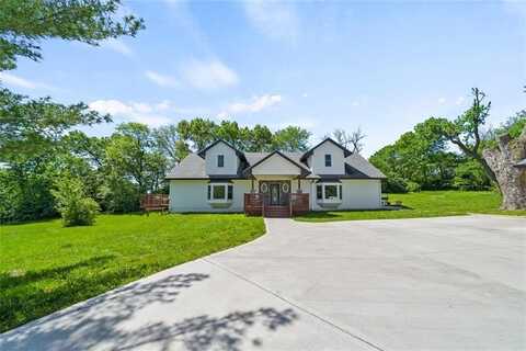 1013 Sycamore Ridge Drive, Lansing, KS 66043