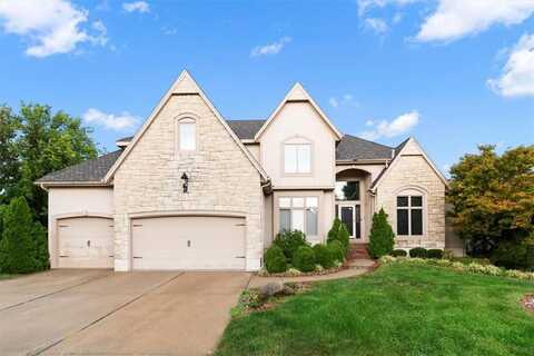 712 NE Ashmont Place, Lees Summit, MO 64064