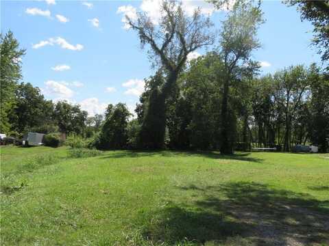 149 E Pacific Avenue, Osawatomie, KS 66064