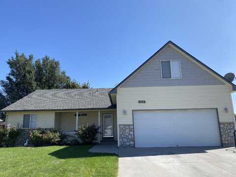 422 NW Sandpiper Ave, Mountain Home, ID 83647