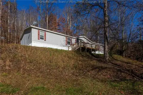 2584 Frogs Creek Road, Charleston, WV 25213