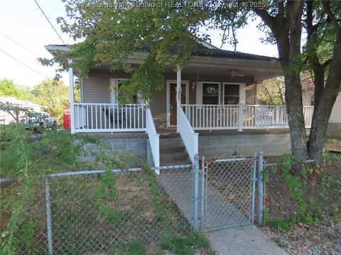 413 2nd Avenue N, Saint Albans, WV 25177
