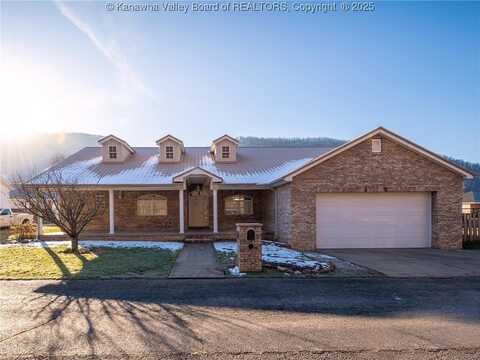 3030 Howard Avenue, Belle, WV 25015