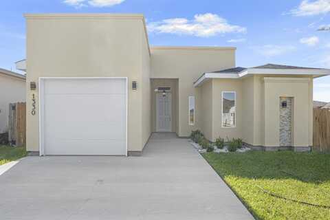 1330 El Caporal Dr., LAREDO, TX 78046