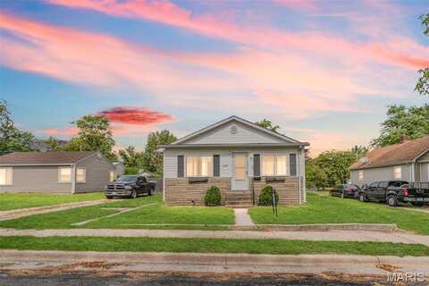 220 Walnut Street, Roxana, IL 62084