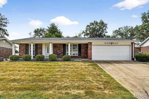2526 Cathedral Drive, Oakville, MO 63129