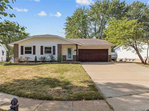 2320 Cedar Lake Drive, Maryland Heights, MO 63043
