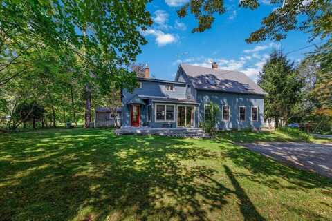 8 Wallace Street, Antrim, NH 03440