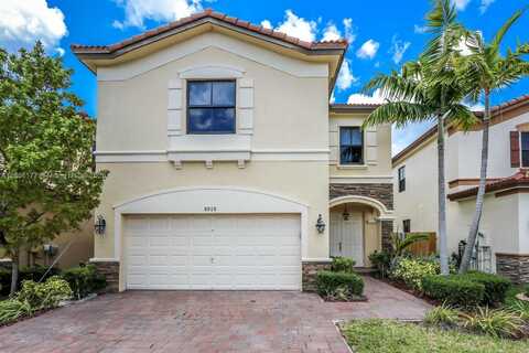 8868 NW 101st Pl, Doral, FL 33178