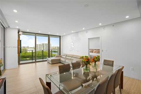 16385 Biscayne Blvd, North Miami Beach, FL 33160
