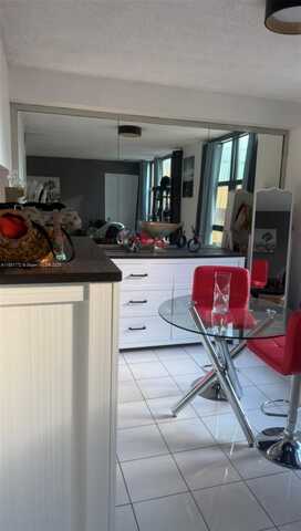 11800 SW 18th St, Miami, FL 33175