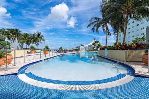 253 NE 2nd St, Miami, FL 33132