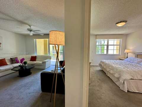 19701 E Country Club Dr, Aventura, FL 33180
