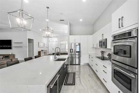 5646 NW 109th Ln, Coral Springs, FL 33076