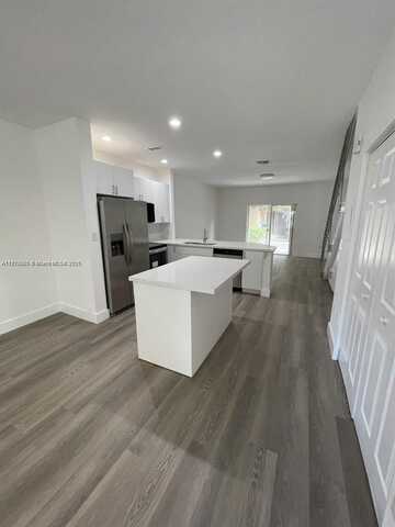 5725 NW 114th Path, Doral, FL 33178