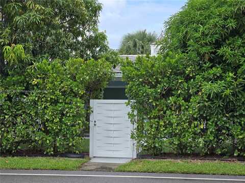 340 Bamboo Rd, Palm Beach Shores, FL 33404