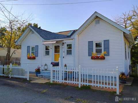 198 Hillcrest Avenue, Old Bridge, NJ 08879