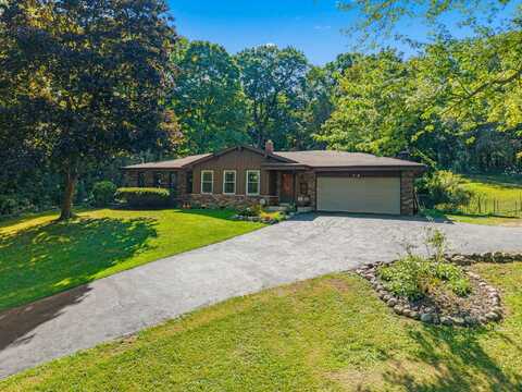 S27w30015 N Bethesda Cir, Waukesha, WI 53188