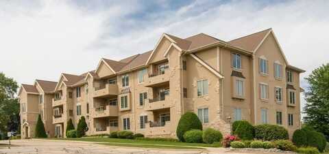 2912 N University Dr, Waukesha, WI 53188