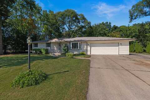 3253 S 147th St, New Berlin, WI 53151