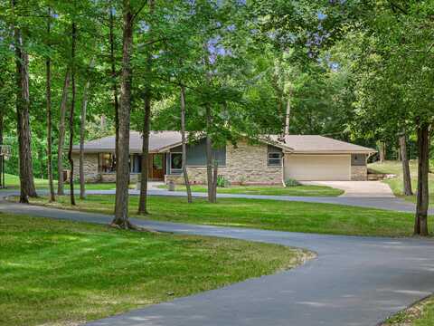 391 Wildwood Rdg, Colgate, WI 53017