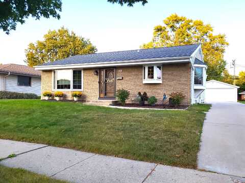 3818 S 95th St, Milwaukee, WI 53228