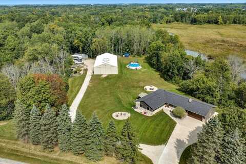 7572 Garvey Rd, Hartford, WI 53027