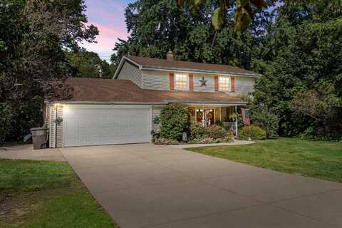 12226 W Chapman Ave, Greenfield, WI 53228