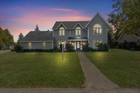 14505 W Fieldpointe Dr, New Berlin, WI 53151