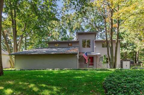 5705 Lantern, Midland, MI 48642