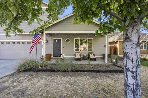 2675 NE 9th Street, Redmond, OR 97756