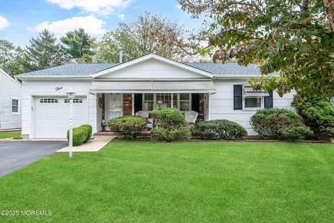 3 Pembroke Lane, Toms River, NJ 08757