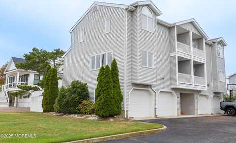 105 Atlantic Avenue, Waretown, NJ 08758