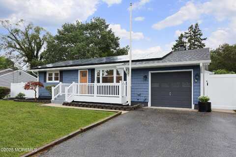 539 Mizzen Avenue, Beachwood, NJ 08722