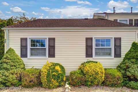 17 Gibraltar Court, Barnegat, NJ 08005