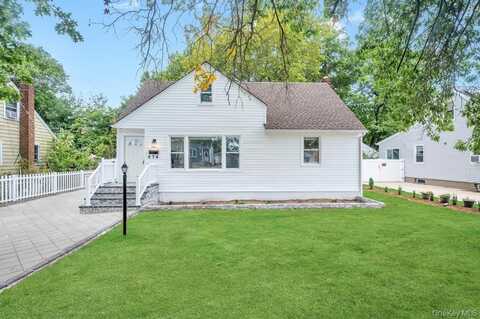 674 Winthrop Drive, Uniondale, NY 11553