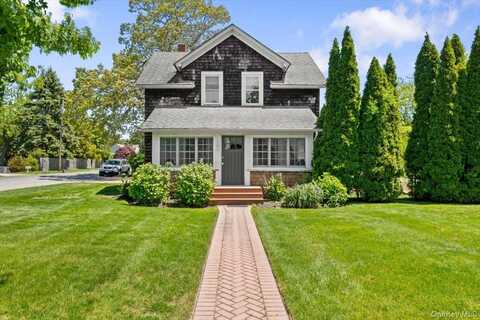 19 New Jersey Avenue, Bellport, NY 11713