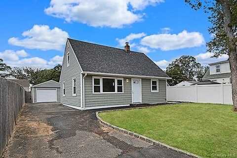 50 Carlls Path, Babylon, NY 11703
